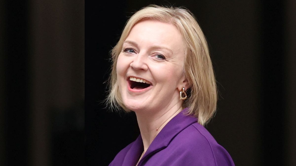 Netizens In Split Over Woman's Hilarious Reply After Receiving Congratulatory Messages Meant For Liz Truss