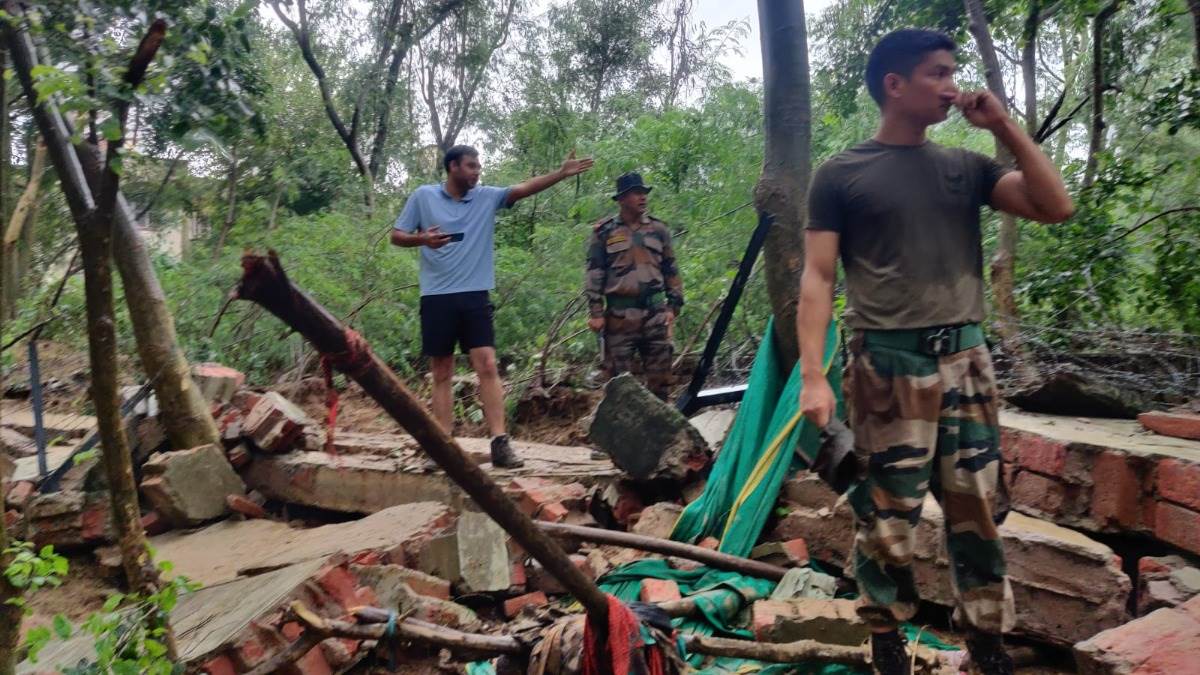 9 Dead In Lucknow Wall Collapse, 3 Killed In Unnao As Heavy Rains Wreck Havoc Across UP 