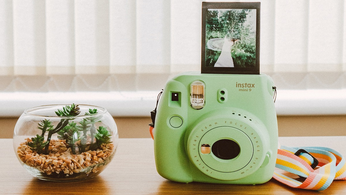 Spectacular Instant Cameras To Portray Your Exigent Imagination