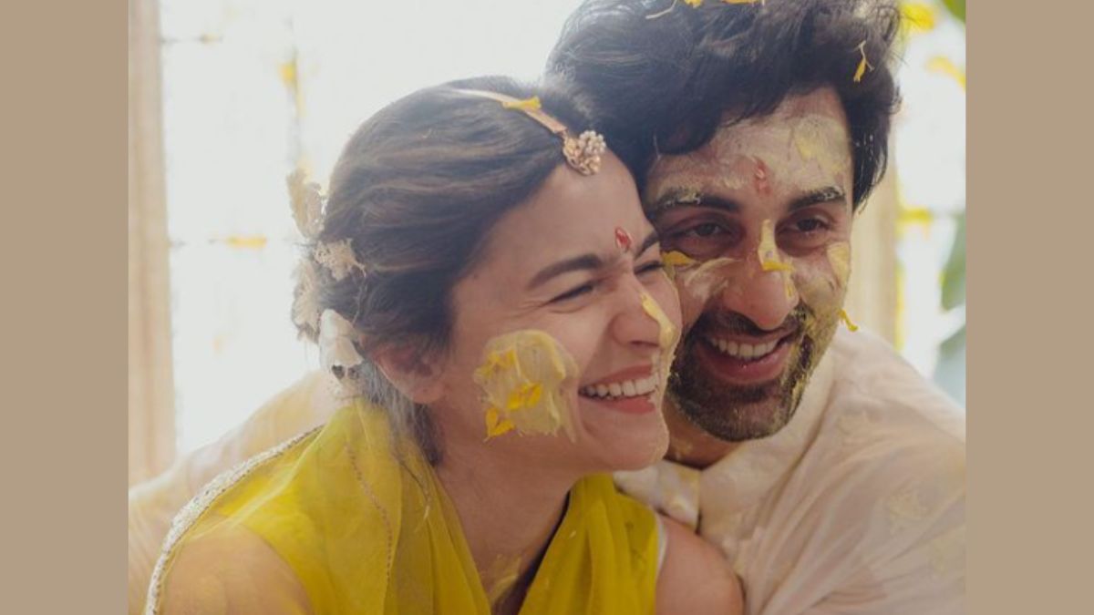 alia-bhatt-and-ranbir-kapoor-look-oh-so-in-love-in-unseen-pictures-as-they-celebrate-first-wedding-anniversary-see-here