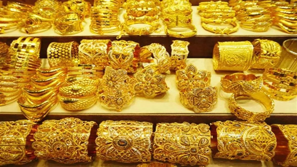 Gold Price Today: Gold Rates Trade Flat On Monday; Check Price Of Yellow  Metal In Delhi, Noida, Jaipur, Kolkata And Other Indian Cities