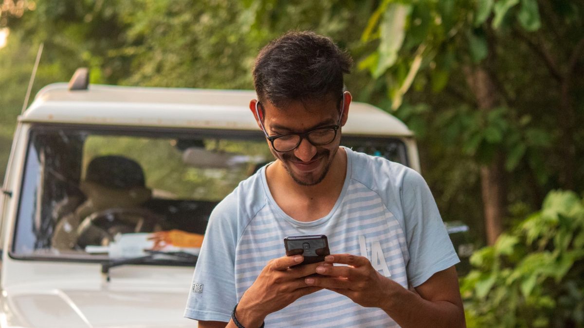 jio-users-consume-record-10-billion-gb-data-per-month-5g-live-in-over-2600-cities-reliance-true-5g