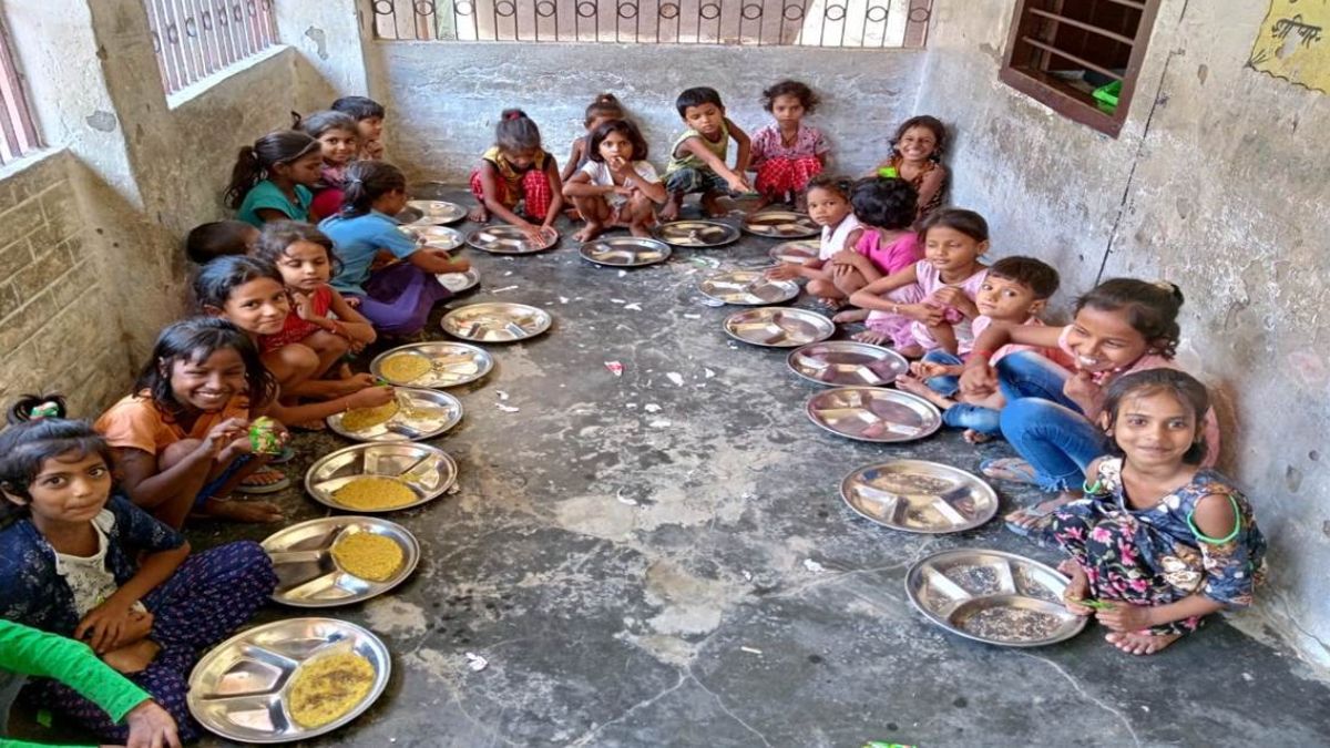 up-govt-schools-to-include-chapatis-khichdi-made-of-millets-in-mid-day