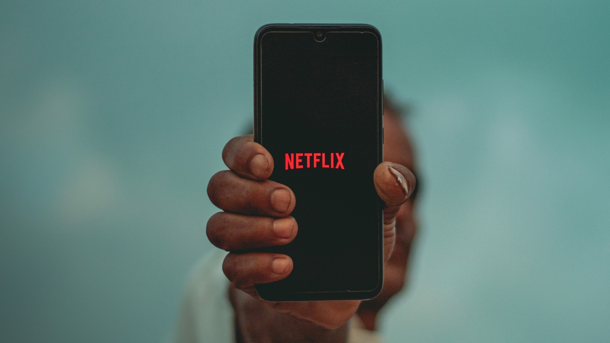 netflix-and-chill-these-postpaid-plans-from-jio-and-airtel-comes-with-netflix-and-amazon-prime-subscription