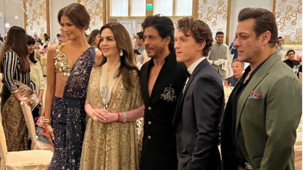 Shah Rukh, Salman Khan Pose With Nita Ambani And Guests From West Tom