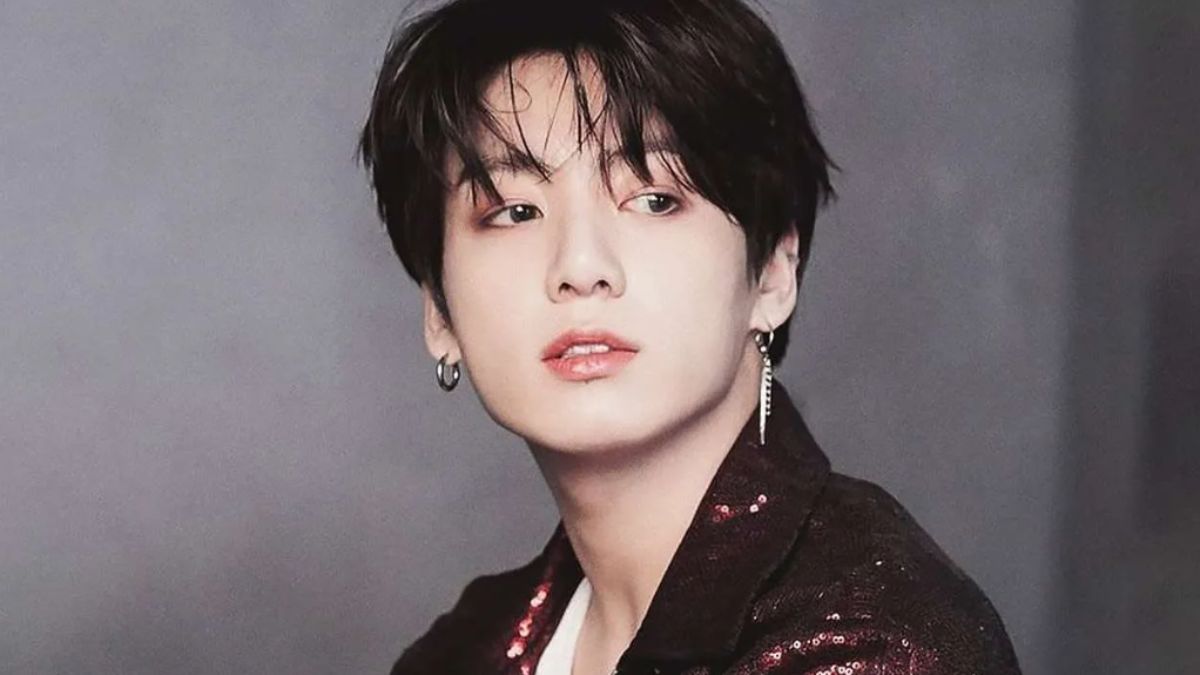 BTS members' languages: V speaks Japanese and coined the K-pop phrase 'I  Purple You', while Jungkook created 'AFOBANGFO' as part of the Army's fan  code – but who speaks English the best?