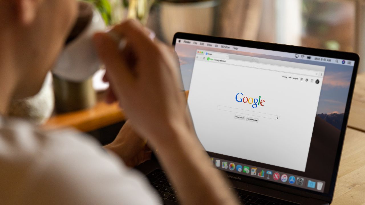 success-story-jharkhands-irfan-bhati-makes-history-with-rs-12-crore-google-offer-set-to-join-london-research-team