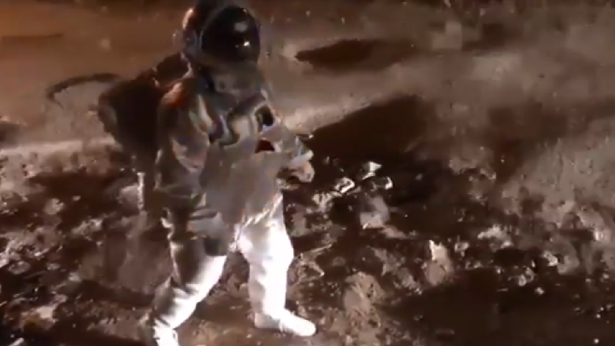 x-users-are-amused-after-video-of-bengaluru-man-walking-on-the-moon-goes-viral