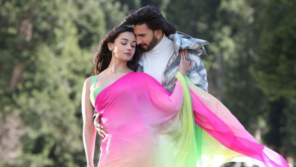 rocky-aur-rani-kii-prem-kahaani-box-office-collection-karan-johar-directorial-continues-its-dream-run-enters-rs-70-crore-mark-on-day-7