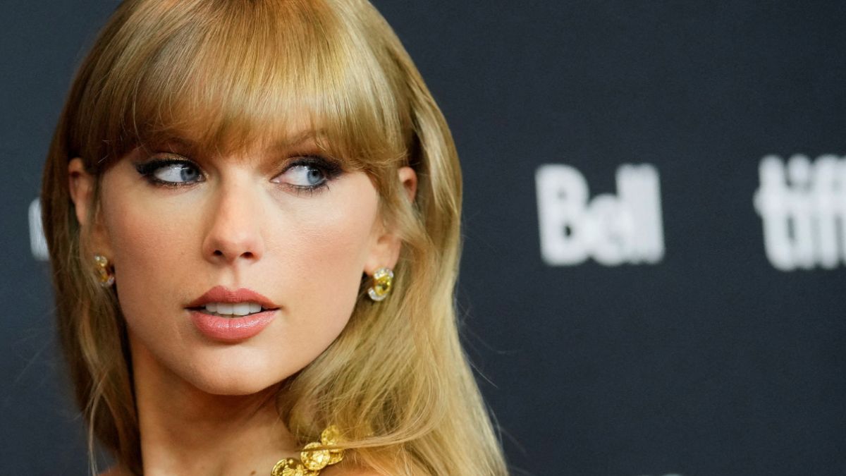 Taylor Swift's Obsessed Stalker Professes Desire To Marry Her; Gets ...