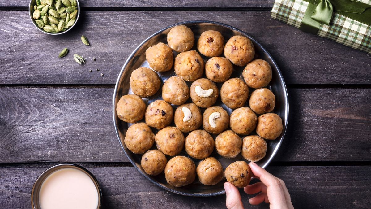 raksha-bandhan-special-2023-steps-to-make-the-scrumptious-cashew-and-makhana-ladoo