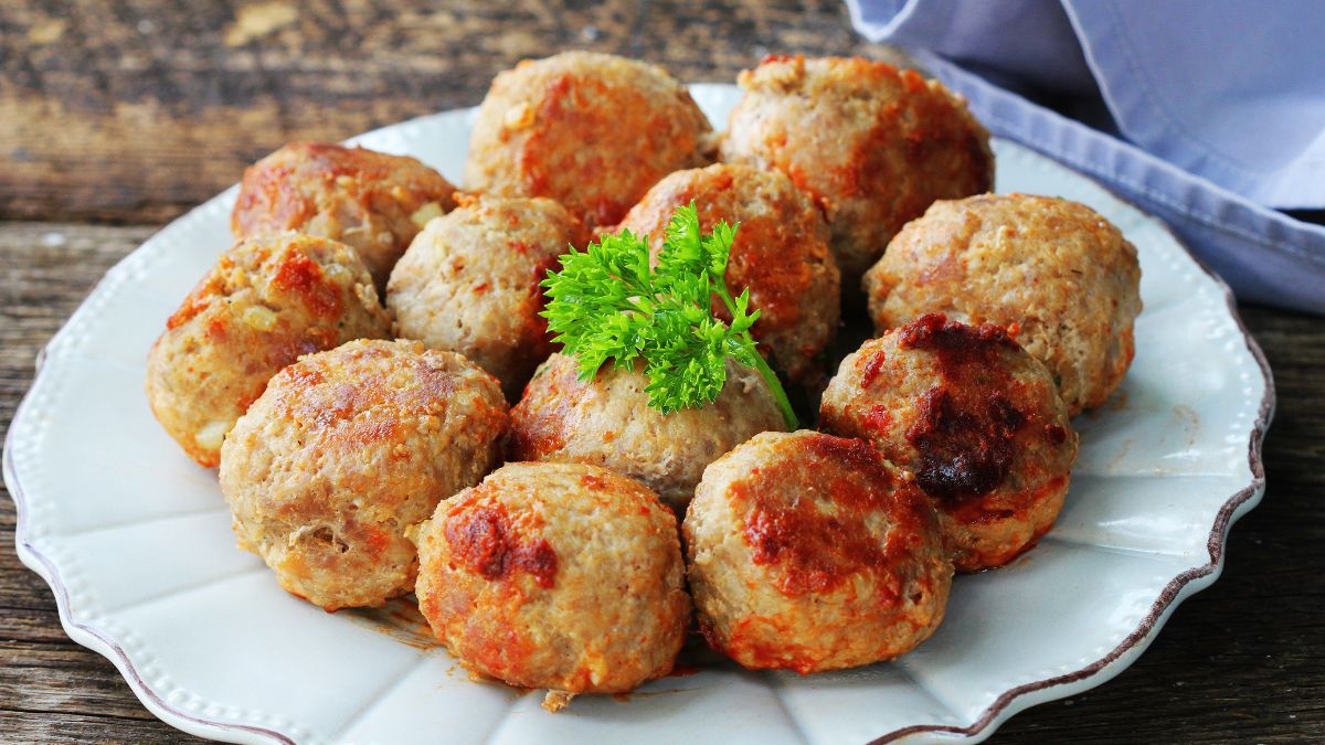 How To Make Delicious Chicken Balls In 7 Simple Steps