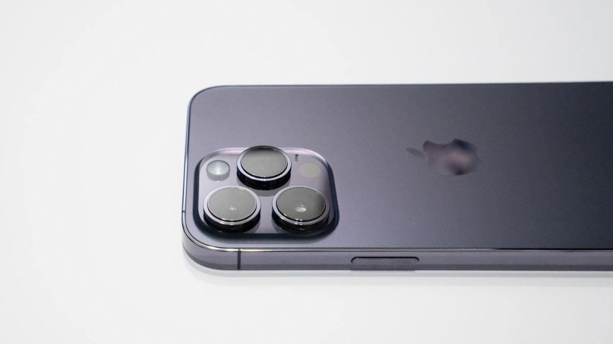 apple-iphone-15-leaks-apple-may-cut-production-at-time-of-launch-will-it-impact-availability