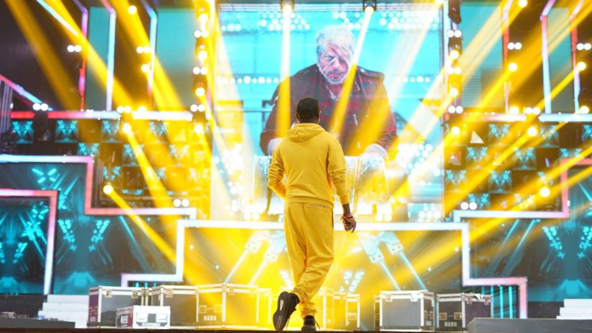 shah-rukh-khan-grand-stage-is-all-set-for-jawan-pre-release-event-in-chennai-on-this-date-see-pics