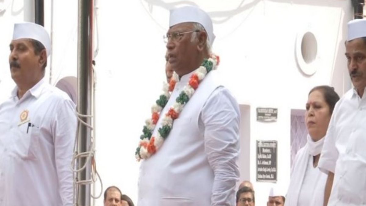Independence Day LIVE: Mallikarjun Kharge Cites 'Eye-Related Problem' For Absence From Flag Hoisting Event At Red Fort