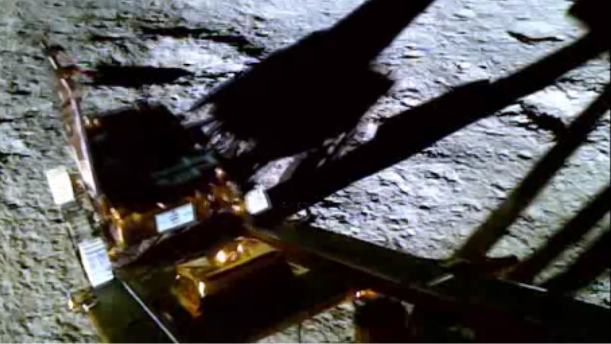 Chandrayaan-3: ISRO Shares Moment When Rover Ramped Down From Lander On ...