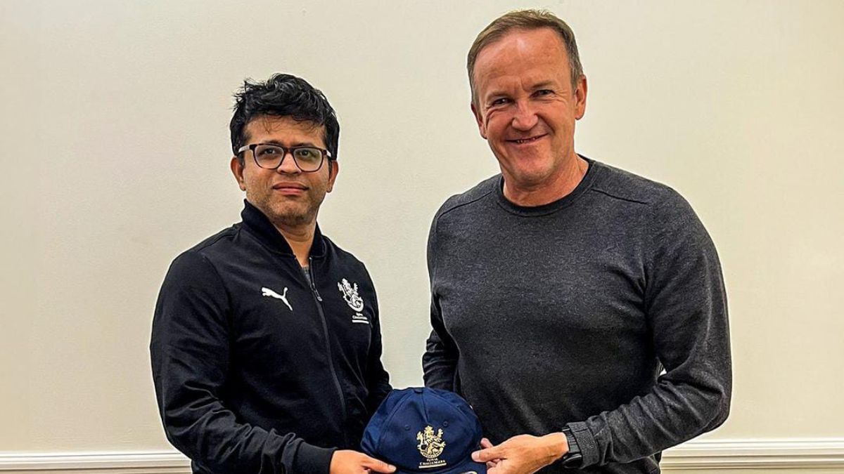 royal-challengers-bangalore-appoint-andy-flower-as-new-head-coach-after-mike-hesson-sanjay-bangars-departure