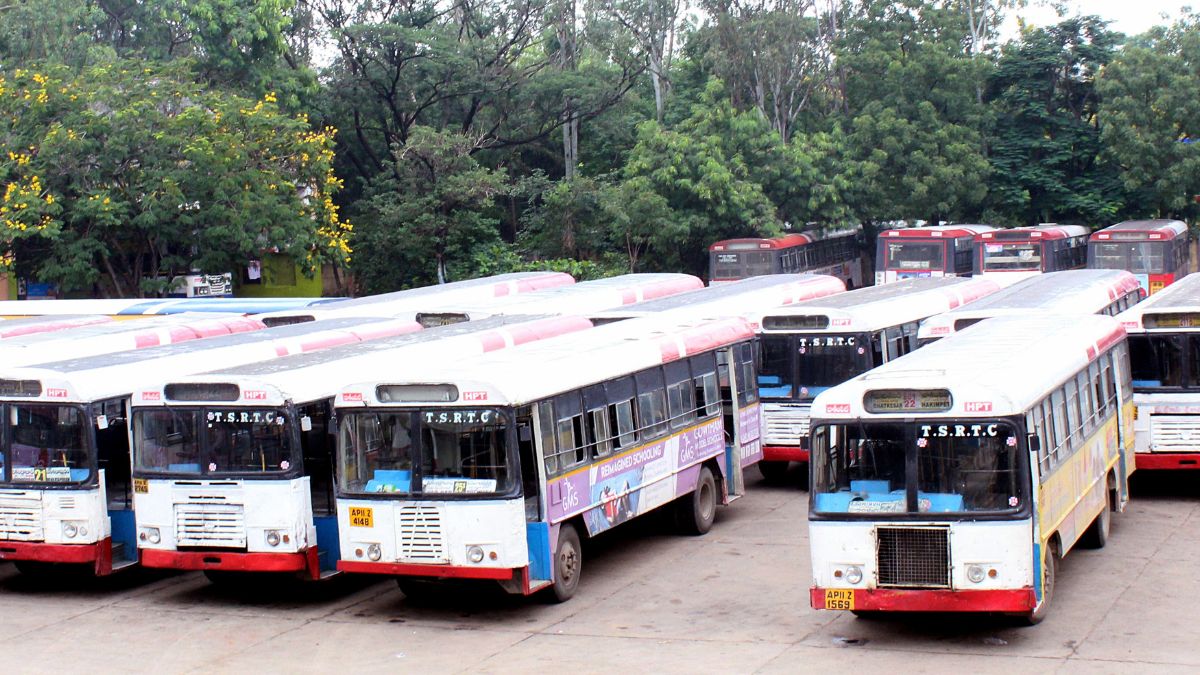 Telangana Road Transport Employees March To Raj Bhavan After Governor ...