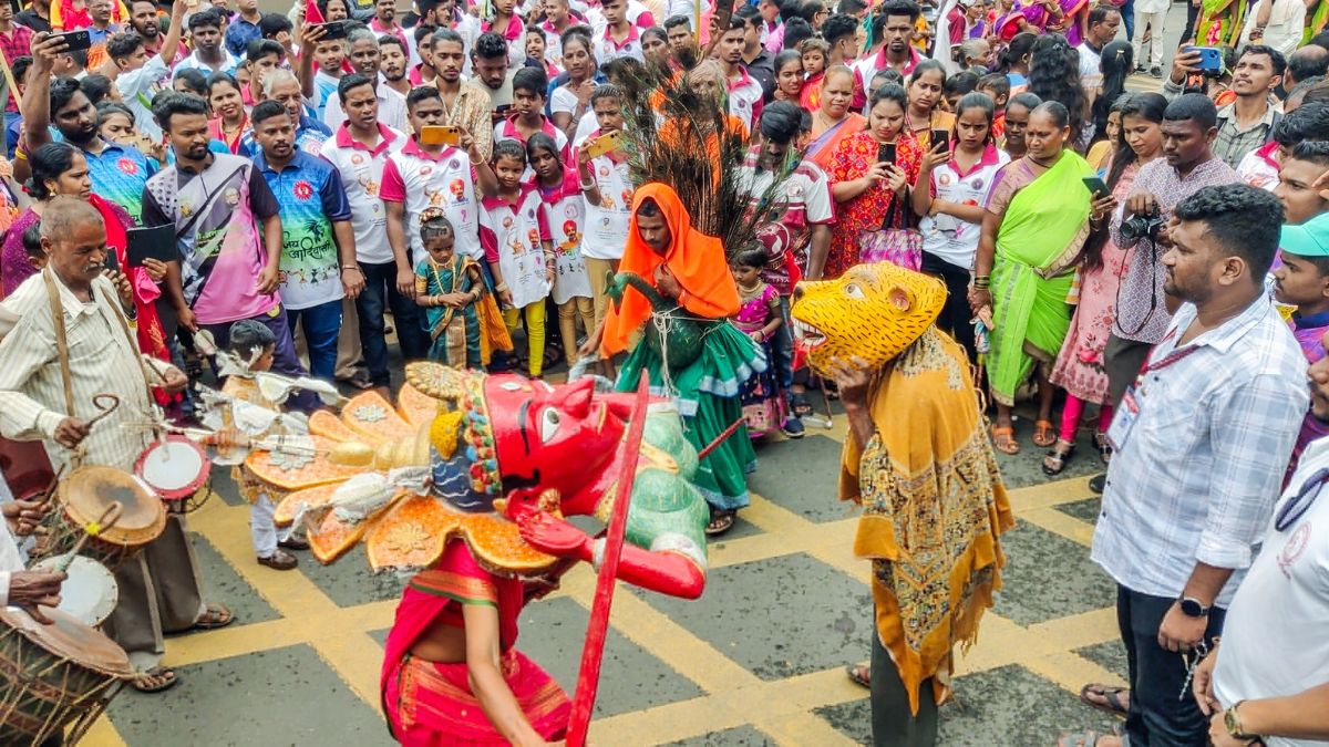 Indore Dressed In Traditional Attires Tribal Communities Protest Against Atrocities On Tribals 