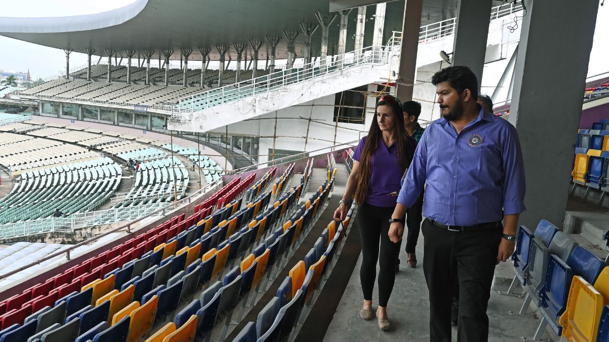 fire-breaks-out-at-eden-gardens-dressing-room-amid-renovation-work-ahead-of-odi-world-cup-report