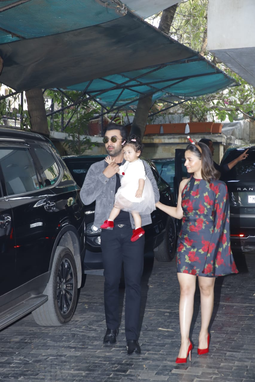 Ranbir Kapoor And Alia Bhatt Finally Reveal Daughter Raha's Face; Fans ...