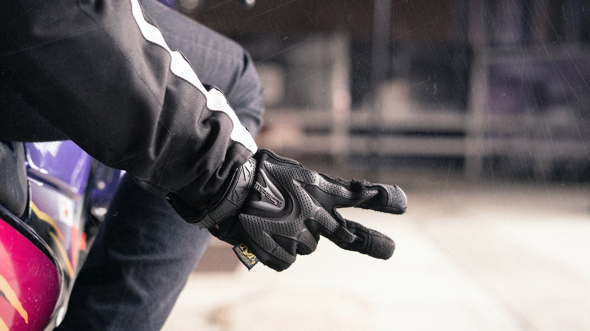 5 Best Hand Gloves For Men (December 2023): Better Grip And