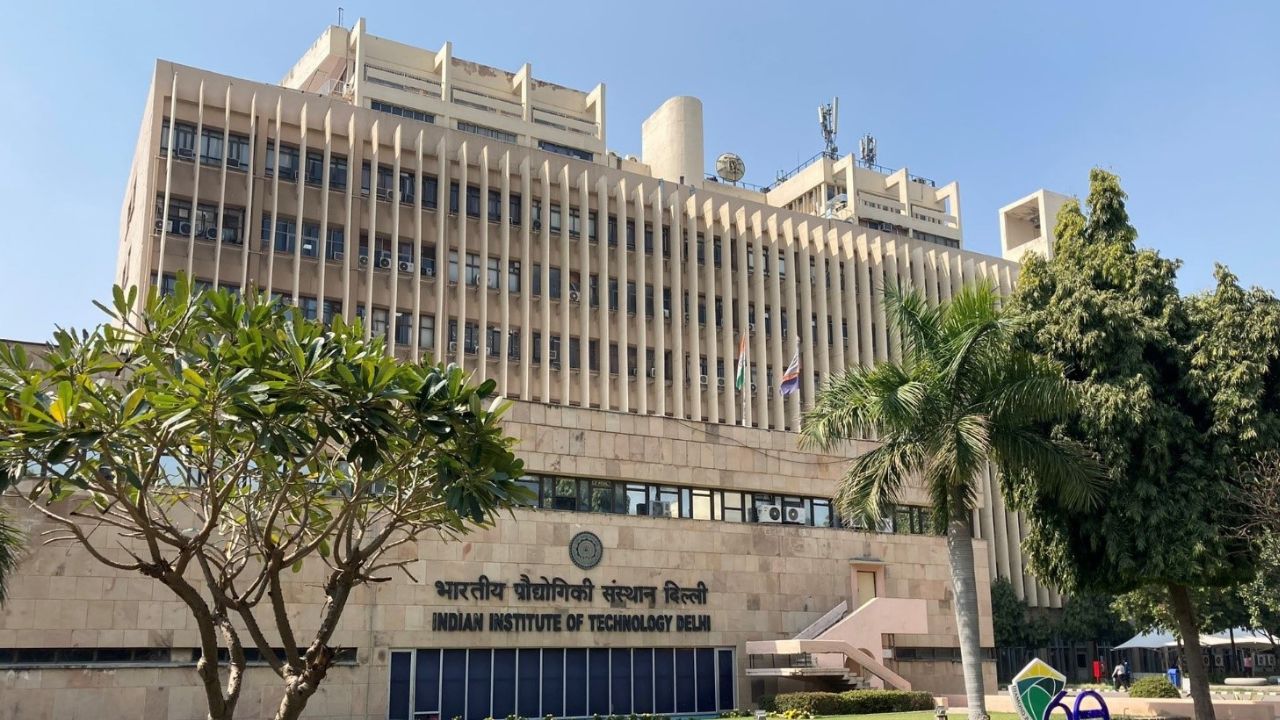 iit-delhi-placement-480-job-offers-received-on-first-day-of-iit-delhi-placement-season-2023