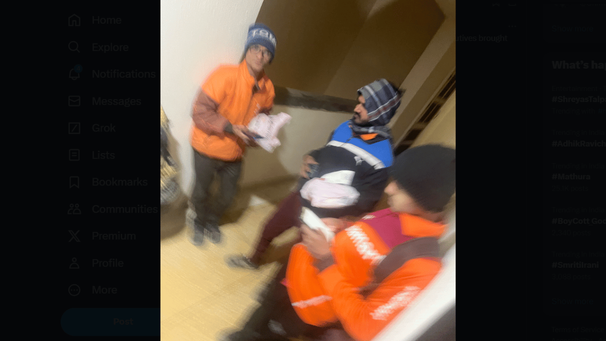 man-orders-food-from-swiggy-receives-it-six-times-internet-wants-to-know-what-he-making