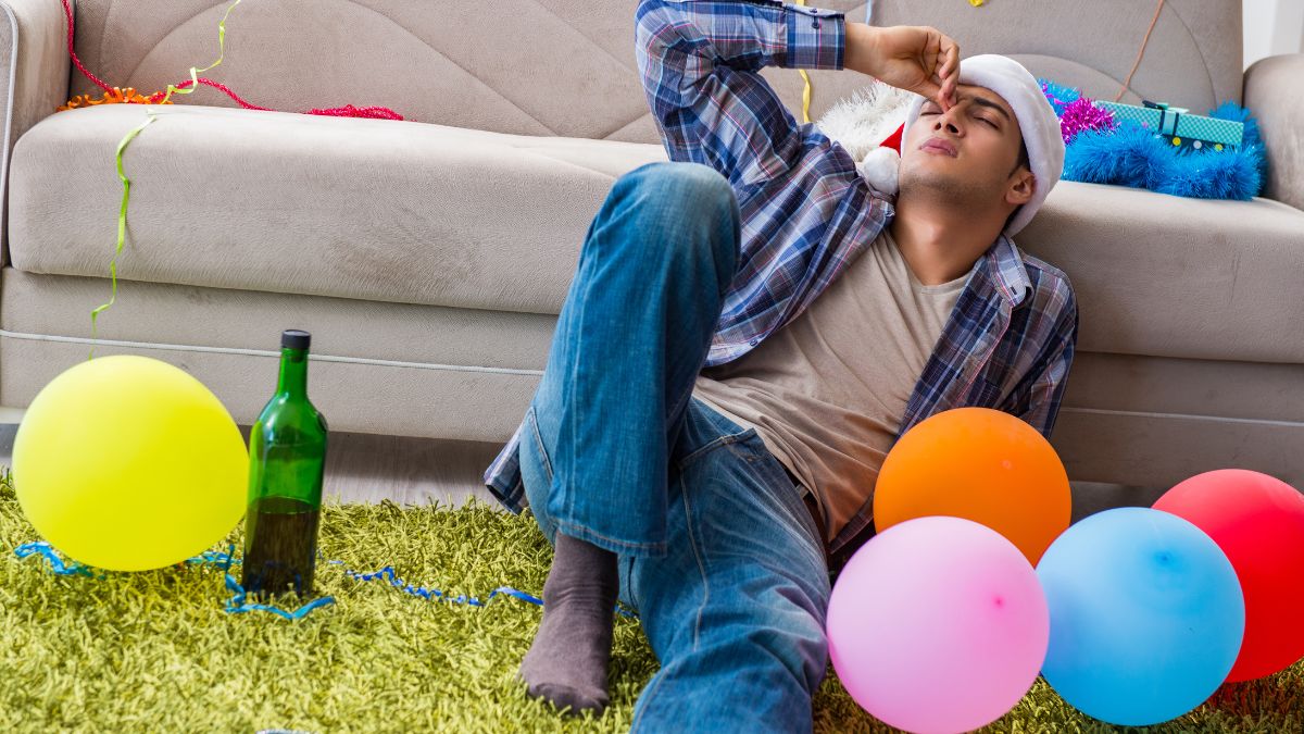 6 Natural Ways To Get Rid Of Christmas Party Hangover