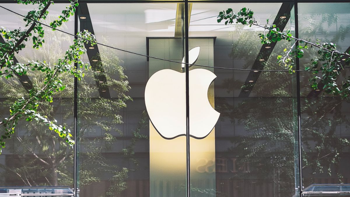 apple-in-talks-with-news-publishers-to-train-its-gen-ai-systems-how-ai-may-be-implemented-on-your-iphone