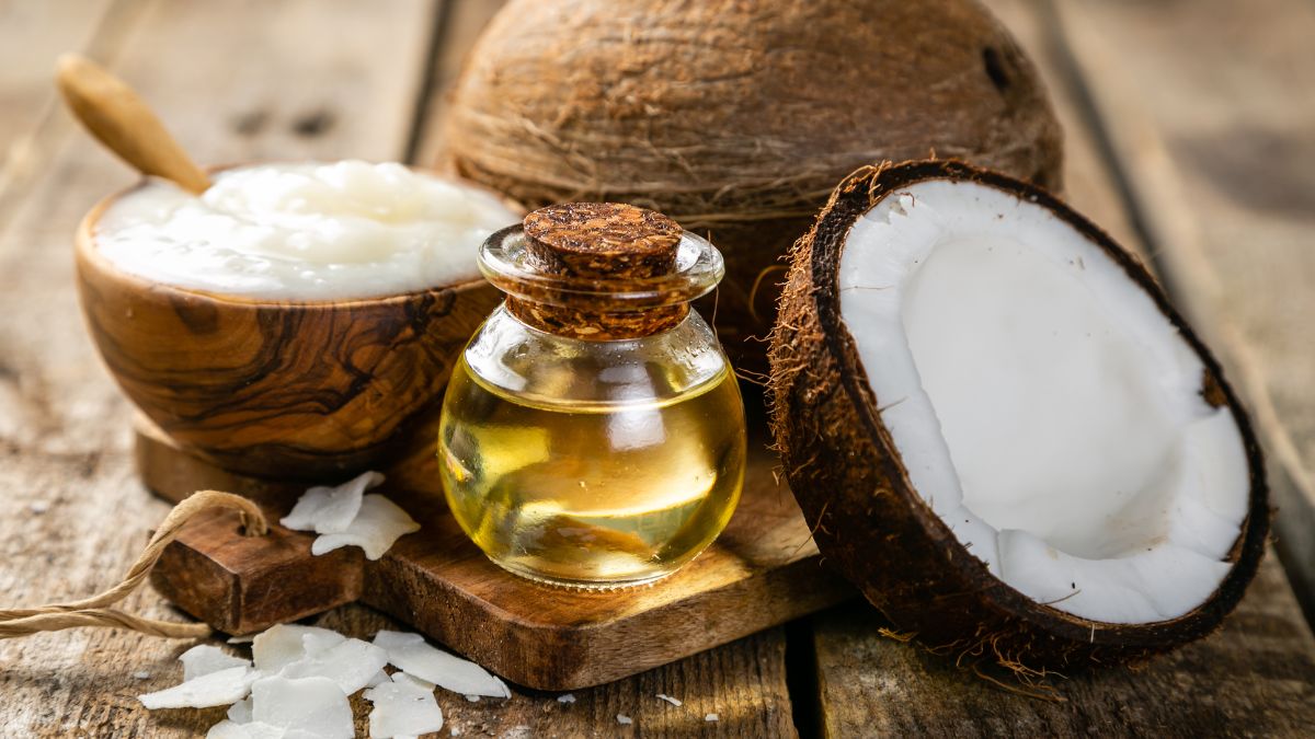5 Advantages Of Massaging Your Face With Coconut Oil At Night