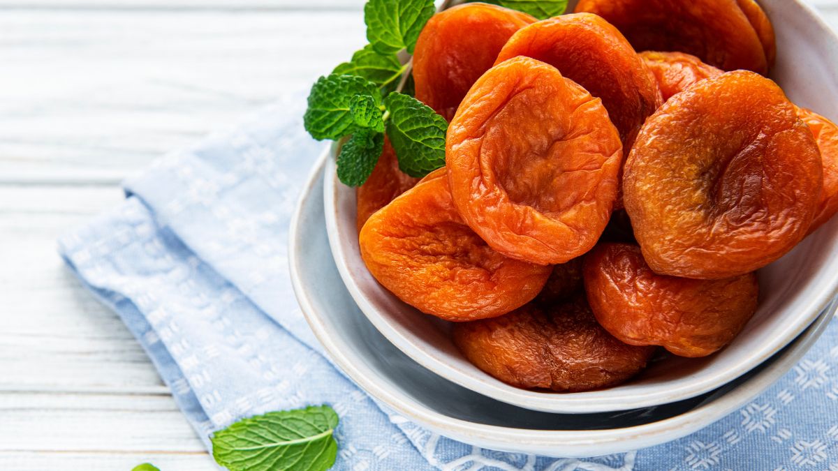5 Amazing Reasons Why You Must Add Dried Apricots Into Your Diet Routine