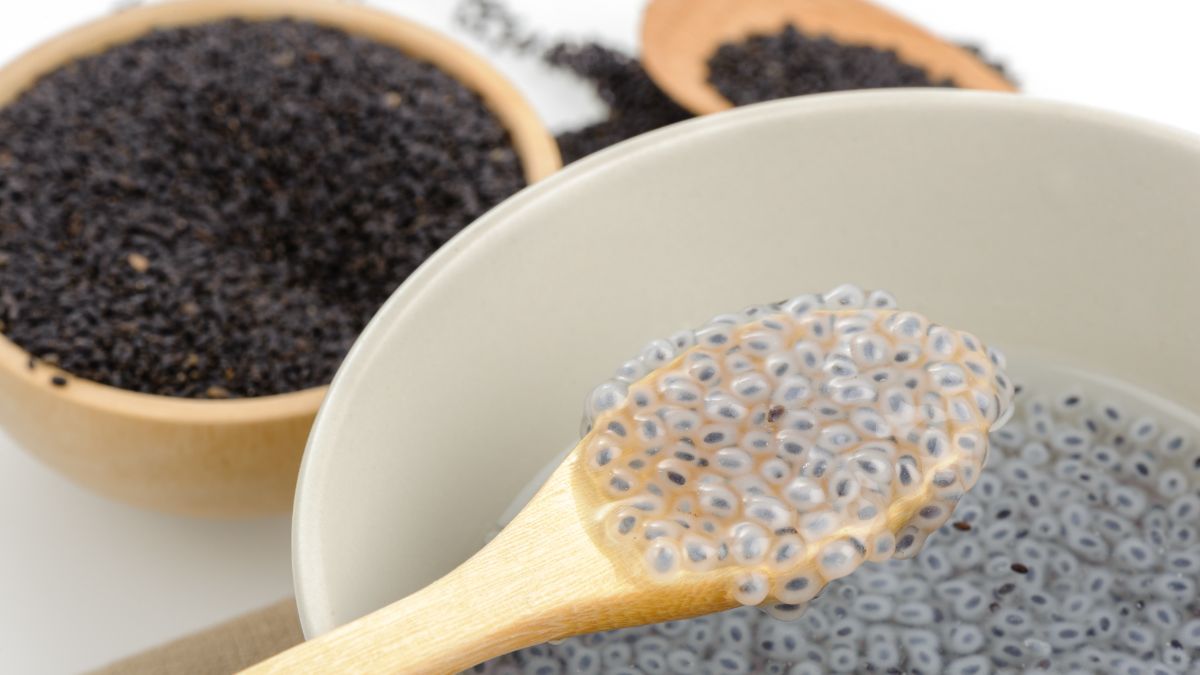 6 Unknown Benefits Of Drinking One Glass Of Basil Seeds Water On