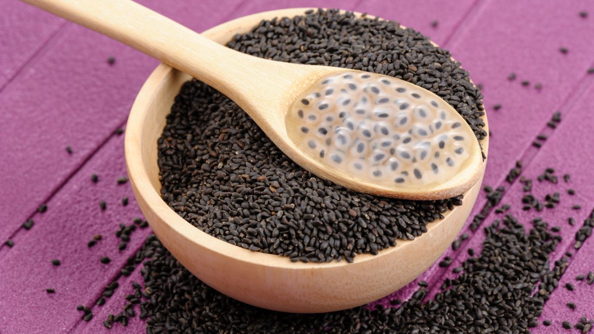 6 Unknown Benefits Of Drinking One Glass Of Basil Seeds Water On