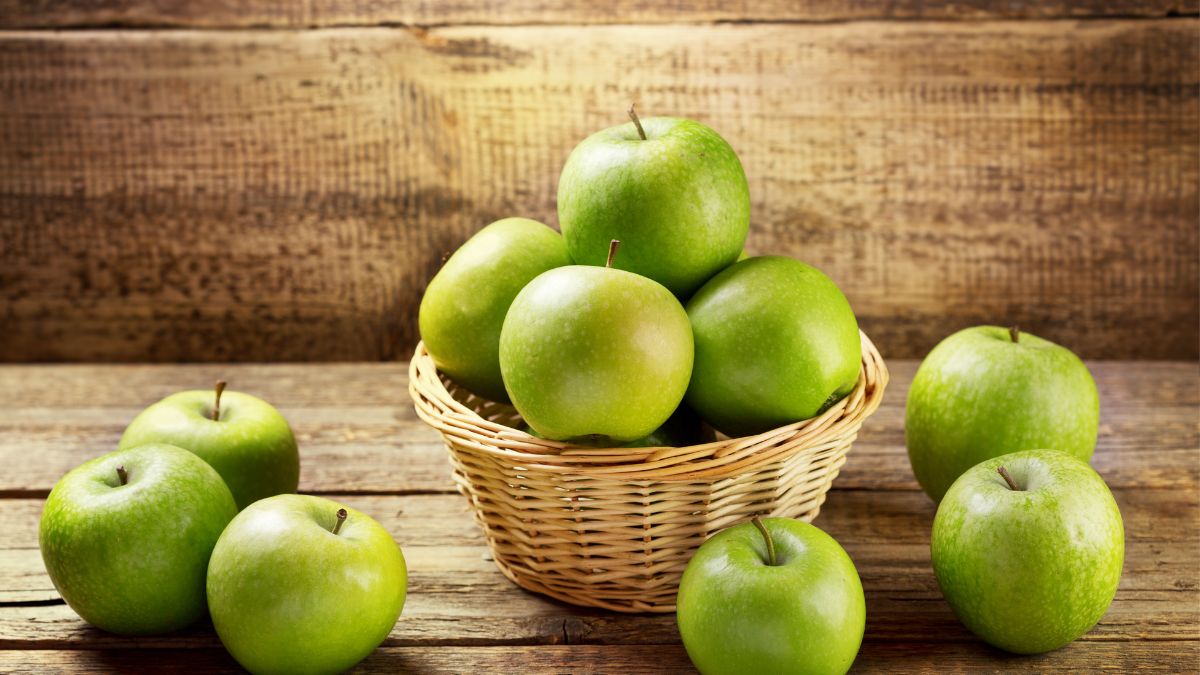 5 Incredible Benefits of Eating Green Apples Everyday For Healthy Body