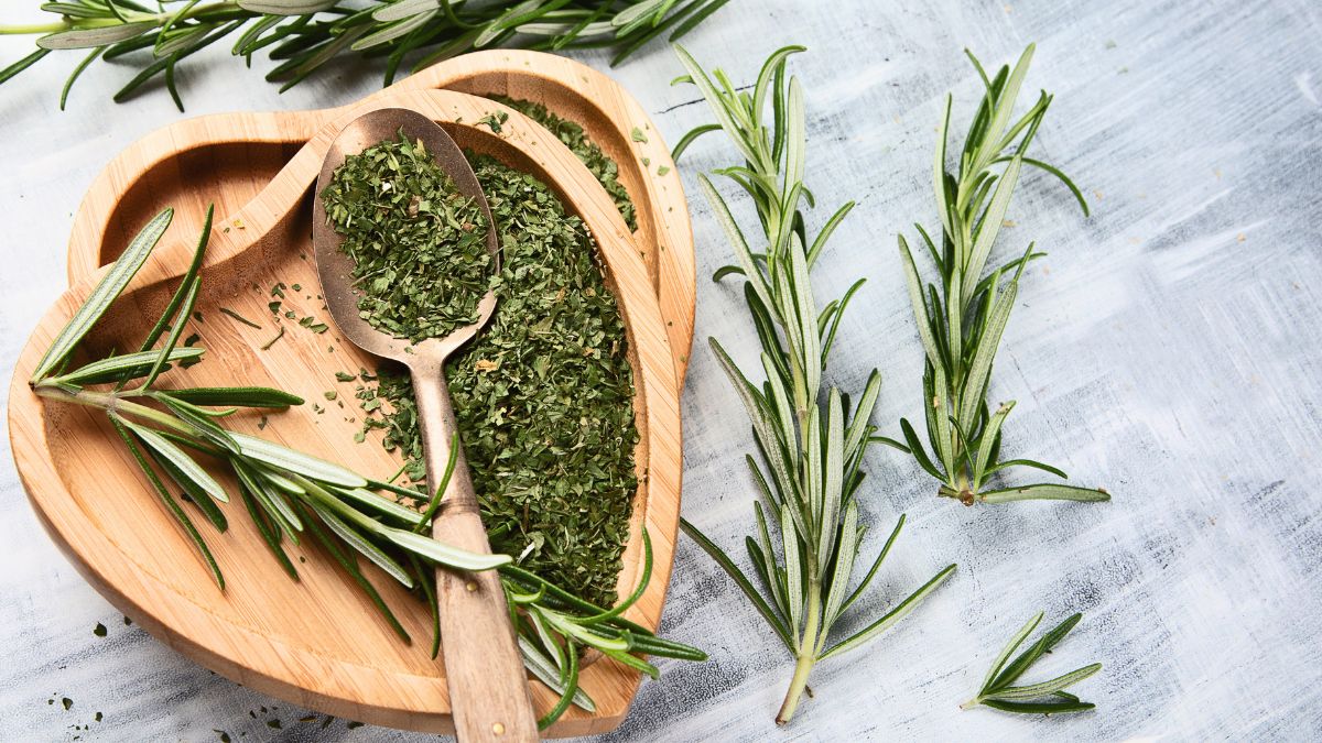 Is Drinking Rosemary Water Effective For Weight Loss? Expert Weighs In