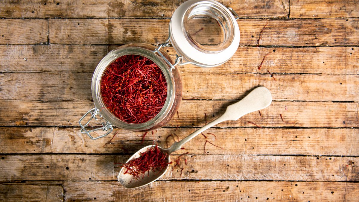 5 Benefits Of Drinking A Cup Of Saffron Tea
