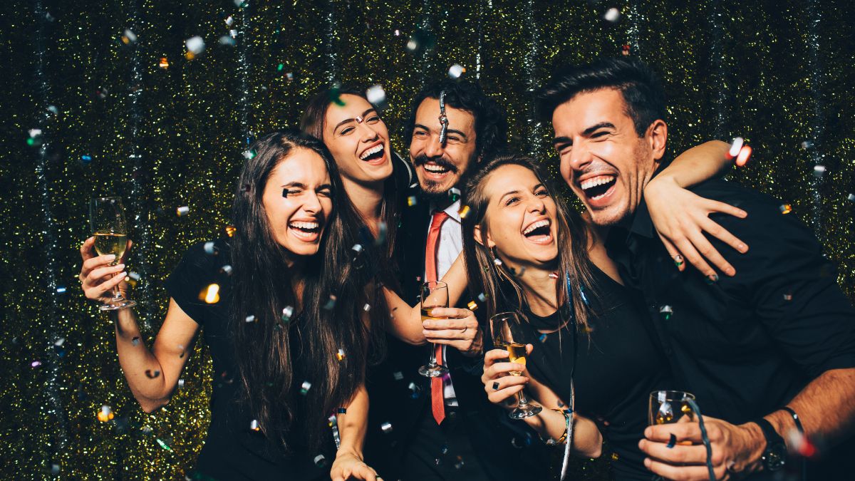visit-these-5-amazing-and-happening-places-in-delhi-for-new-year-party-night