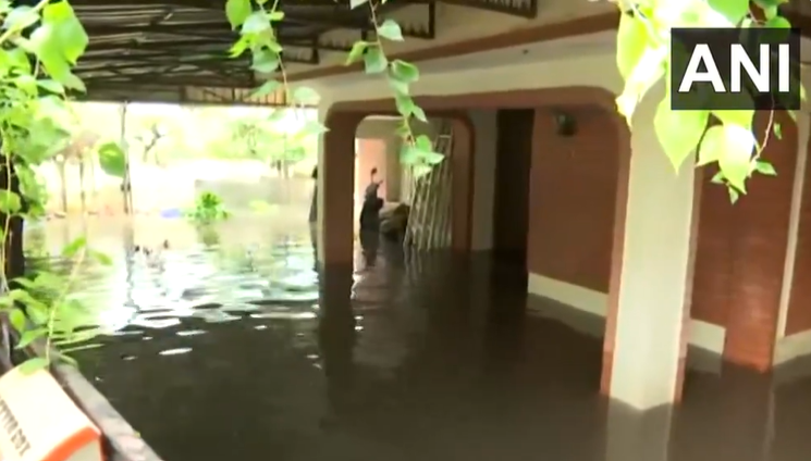 Cyclone Michaung: Eight Dead, Schools Closed; Chennai Continues To Face ...