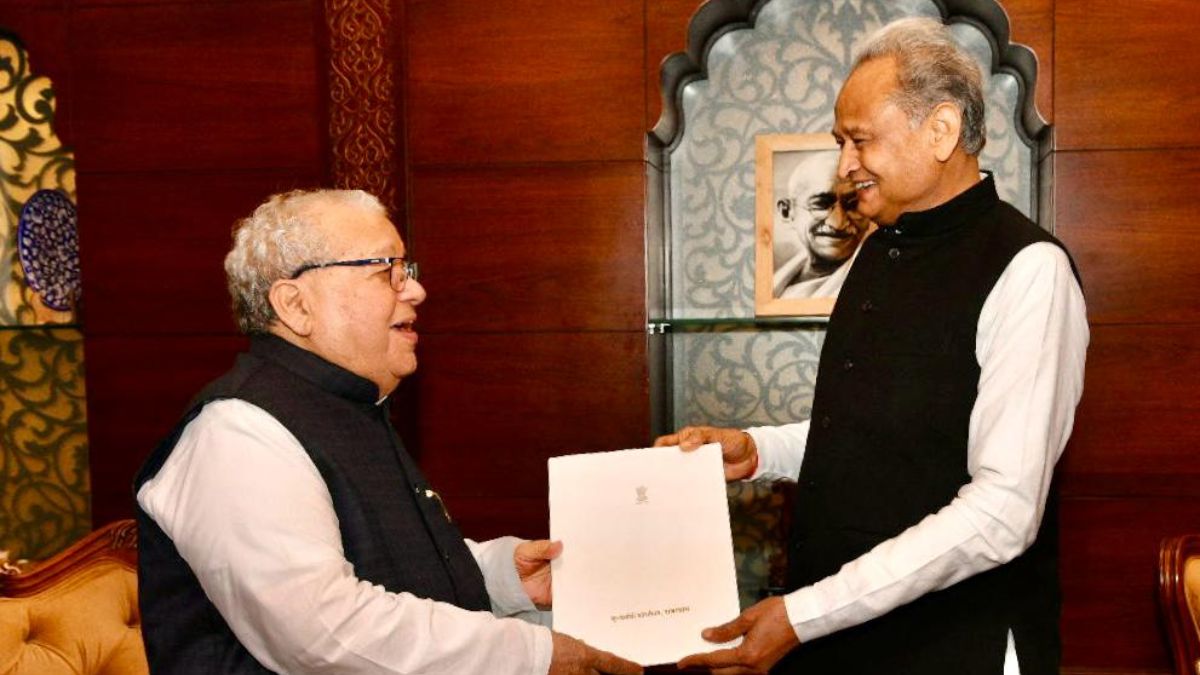 rajasthan-cm-ashok-gehlot-to-tender-resignation-today-as-bjp-inches-closer-to-wrest-power-from-congress-in-rajasthan-reportashok-gehlot-to-hand-over-resignation-letter-to-governor-today-as-bjp-eyes-win-report
