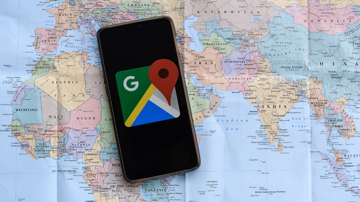 A powerful feature of Google Maps will show the route according to the engine, you can also measure the fuel consumption and save.