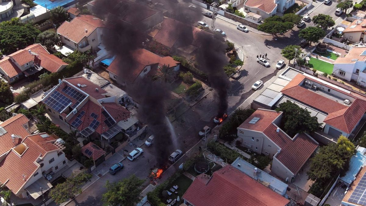 israel-hamas-conflict-communications-blackout-hunger-compound-misery-in-gaza-strip-as-war-enters-11th-week