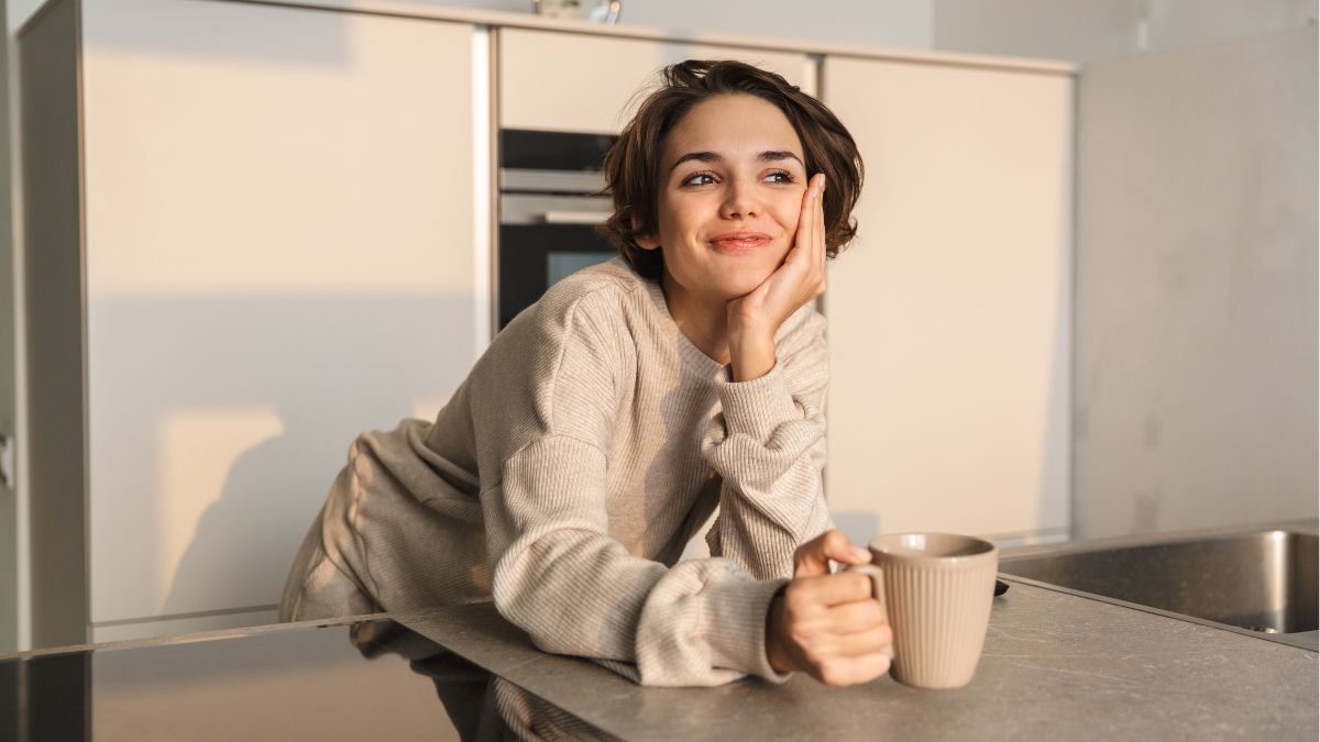 is-drinking-tea-on-empty-stomach-harmful-expert-lists-foods-to-never-combine-with-tea