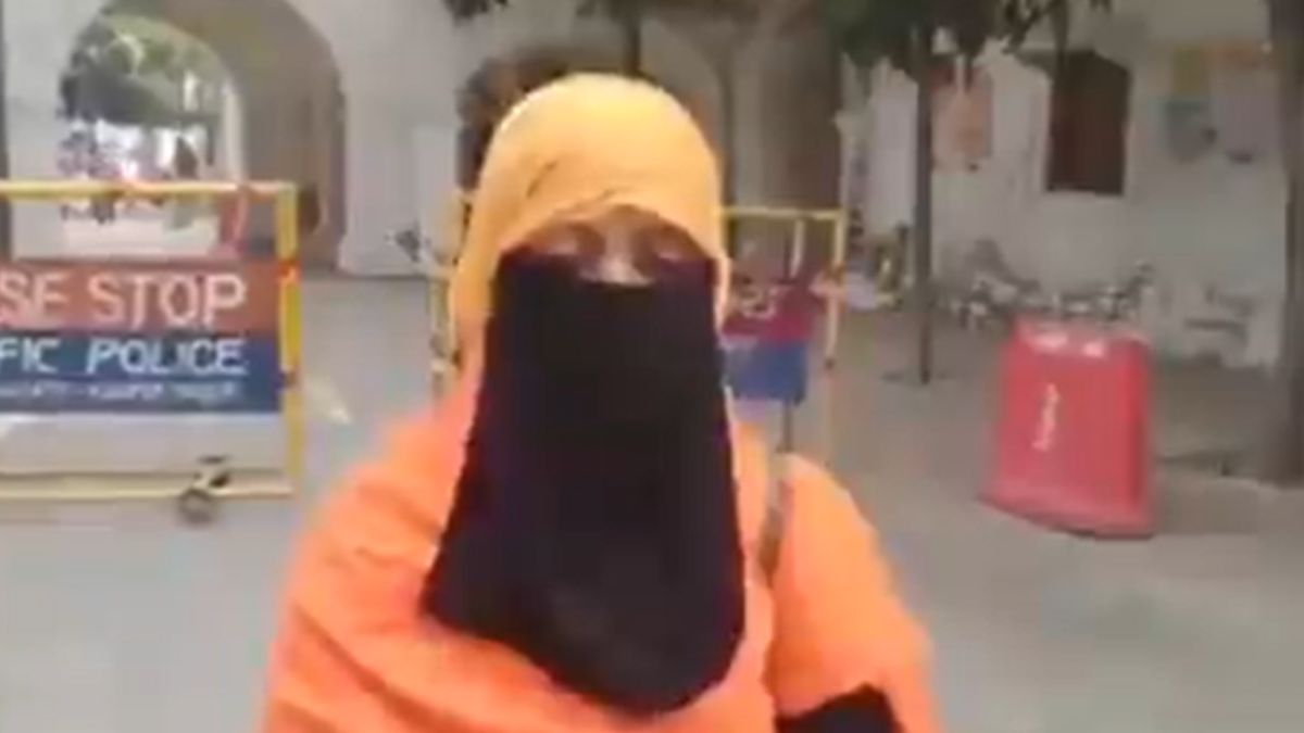 kanpur-muslim-woman-alleges-harassment-for-wearing-saffron-veil-to-meet-up-cm-yogi-adityanath
