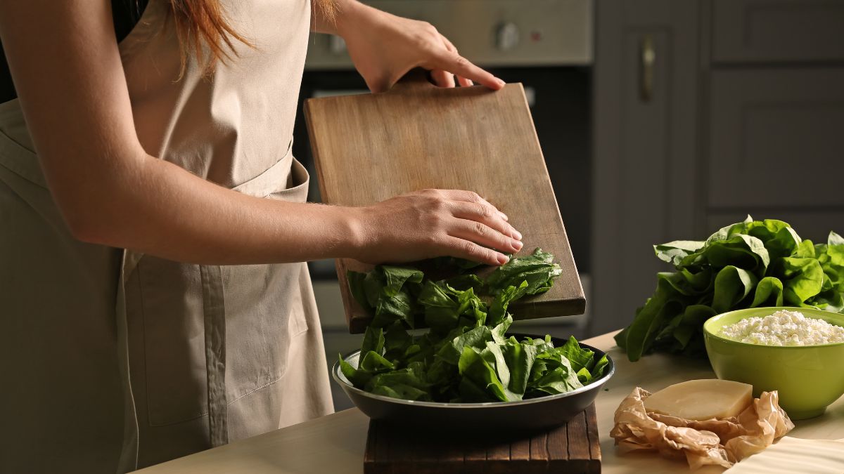 Stop Making These 3 Mistakes While Consuming Spinach In Winters