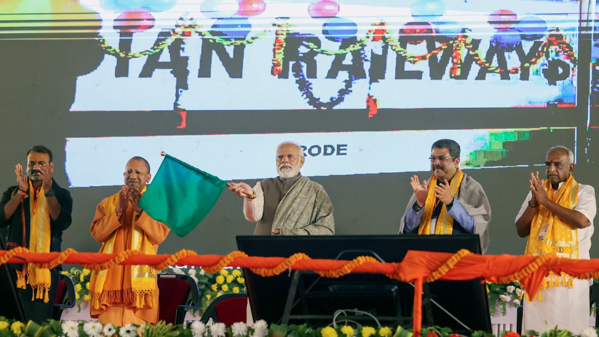 pm-modi-varanasi-to-inaugurate-mega-projects-in-banaras-today-freight-corridor-vande-bharat-among-rs-19000-cr-gifts-details