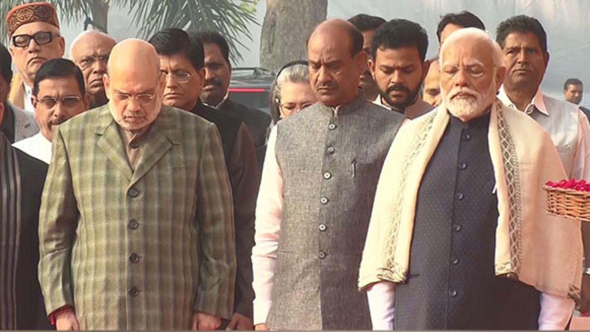 pm-modi-other-political-leaders-pay-tributes-to-fallen-heroes-on-22-years-of-parliament-attack