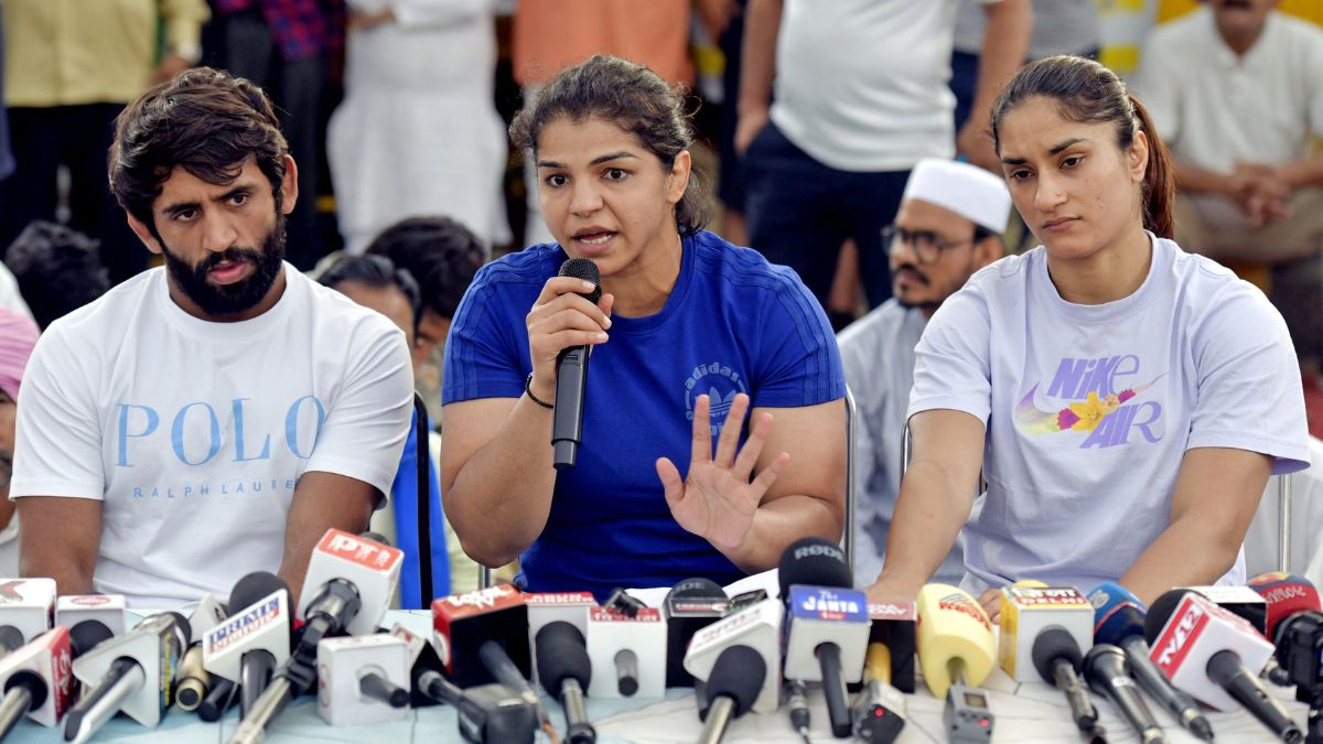 Sakshee Malik Quits Wrestling After Ex-WFI Chief Brij Bhushan Singh's ...