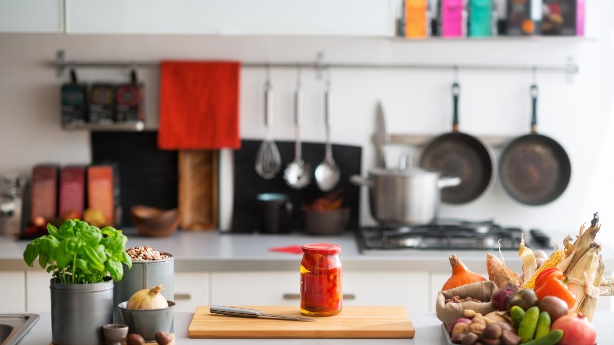 kitchen-vastu-tips-dos-and-donts-keep-these-items-out-of-kitchen-if-you-wish-to-eliminate-bad-luck