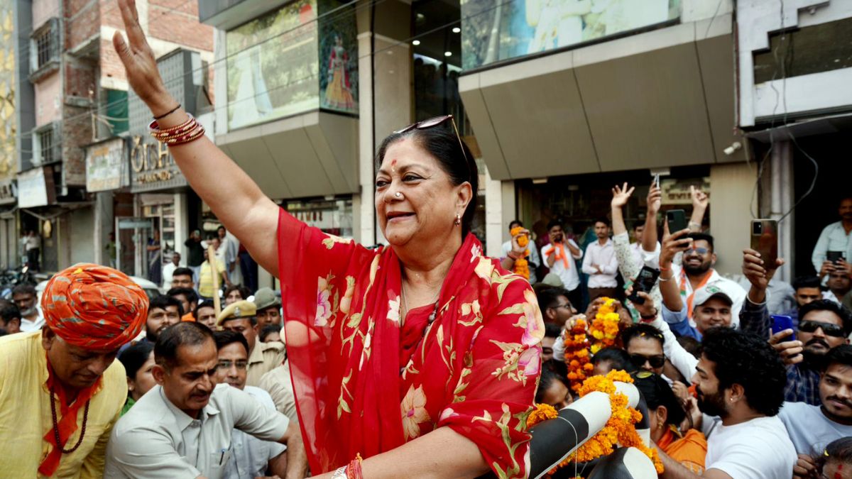 Several BJP MLAs Reach Vasundhara Raje's Residence Amid Speculations ...